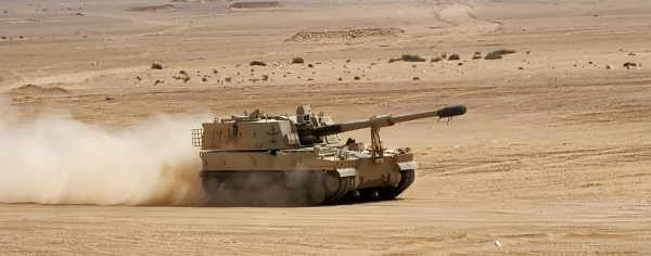 중동 사막을 달리고 있는 K9 자주포/ 사진 = 한화에어로스페이스
