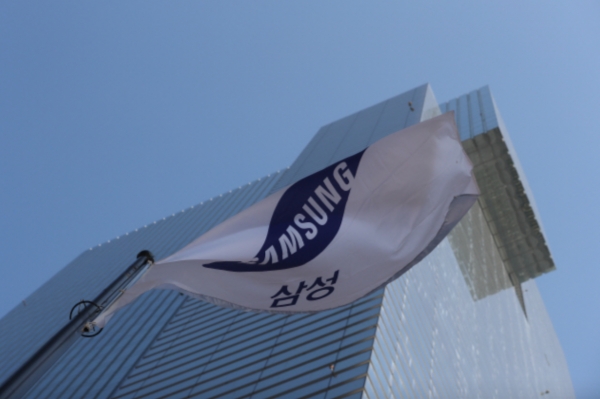 삼성전자 서초사옥과 깃발/ 사진 = 연합뉴스