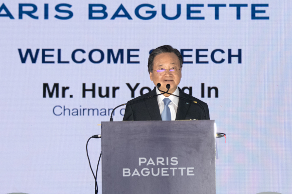 허영인 SPC그룹 회장이 지난 25일 말레이시아 조호르주 누사자야 테크파크에서 열린 ‘파리바게뜨 조호르 생산센터’ 준공식에서 인사말을 하고 있다./사진=SPC그룹