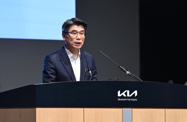 송호성 기아 사장이 14일 서울 서초구 엘타워에서 열린 제81기 정기 주주총회에서 개회선언을 하고 있다./사진=기아