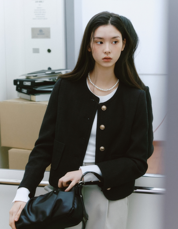 이랜드 로엠 칼라리스 트위드 재킷./사진=이랜드