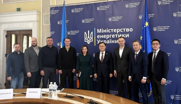 @ 명노현 LS 부회장(오른쪽 4번째)이 이달 초 우크라이나 키이우에서 에너지부, 농업정책·식품부, 경제부 인사들과 만나 상호협력 방안을 논의했다. /사진=LS