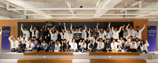 카카오페이가 아마존웹서비스와 협력해 지난 14일부터 15일까지 사내 AI 해커톤 행사 '2025 카페톤 with AWS'를 성공적으로 개최했다./ 사진 = 카카오페이