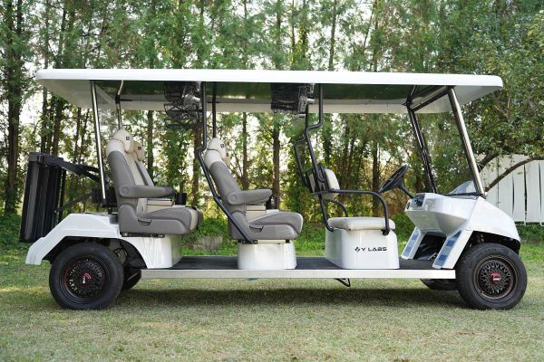 와이랩스가 공식 출시한 업사이클링 골프 카트 '﻿업사이클링 다인승 Y카트'./사진=와이랩스