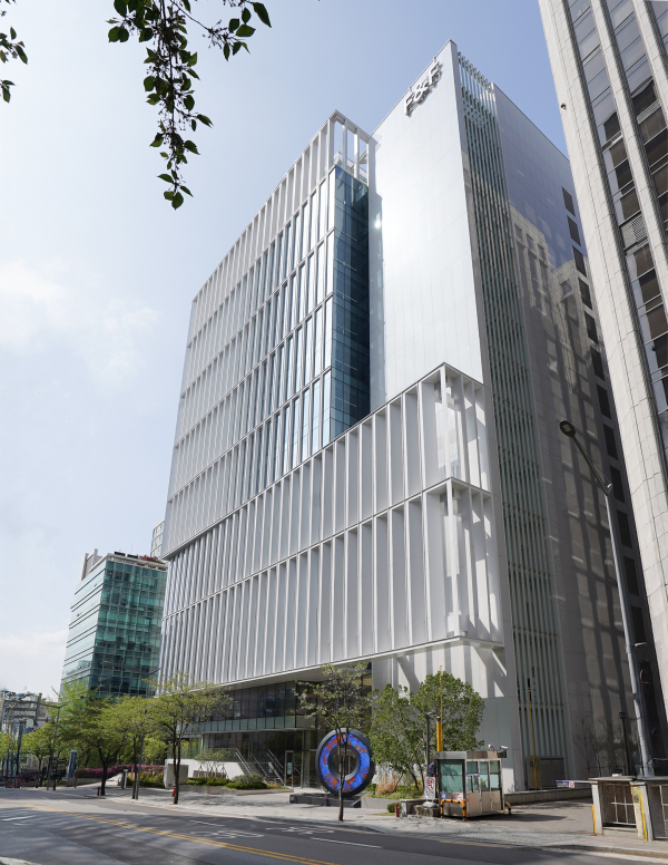 F&F 강남 신사옥 전경./사진=F&F