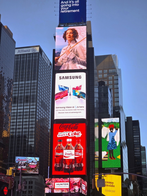 미국 뉴욕 타임스 스퀘어에서 진행하는 ‘삼성 비전 AI(Vision AI)’ 옥외광고 모습./사진=삼성전자