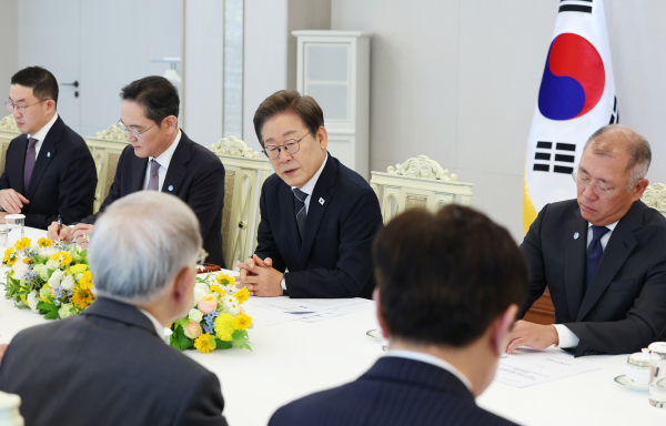이재명 대통령이 13일 서울 용산 대통령실에서 열린 6경제단체·기업인 간담회에서 발언하고 있다./사진=대통령실통신사진기자단