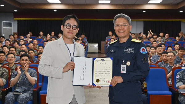 마키나락스, 해군 1함대사령부 초청 특강 진행 [사진=마키나락스]