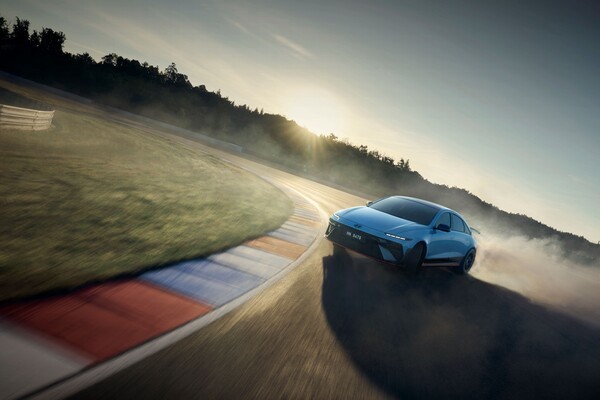 현대자동차 아이오닉 6 N(사진)이 지난달 영국의 ‘2025 굿우드 페스티벌 오브 스피드’에서 공개된 후 전 세계에서 뜨거운 관심을 받고 있다./사진=현대자동차