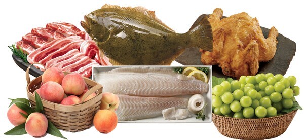 이마트는 광복절 연휴를 맞아 인기 신선식품을 최대 반값에 판매한다./이미지=이마트