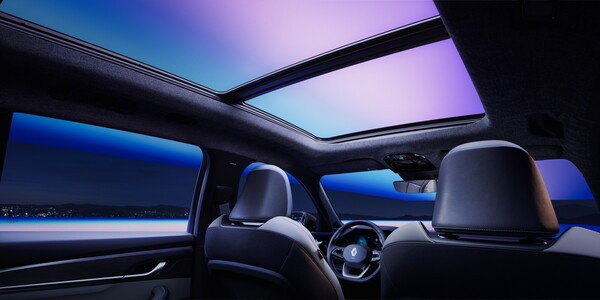 2026년형 르노 그랑 콜레오스 파노라마 선루프./사진=르노코리아