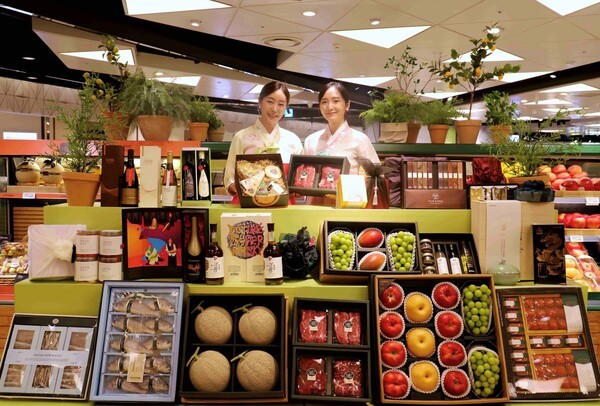 롯데백화점은 15일부터 10월 4일까지 추석 선물세트 본판매에 돌입, 상위 1% 한우만 선별한 ‘엘프리미에 암소한우 명품 기프트’를 100세트 한정으로 선보인다./사진=롯데백화점