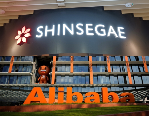 G마켓-알리의 합작으로 국내 이커머스 시장은 쿠팡·네이버·G마켓-알리 연합의 ‘강대강대강’ 삼자 구도로 재편될 전망이다./사진=각 사