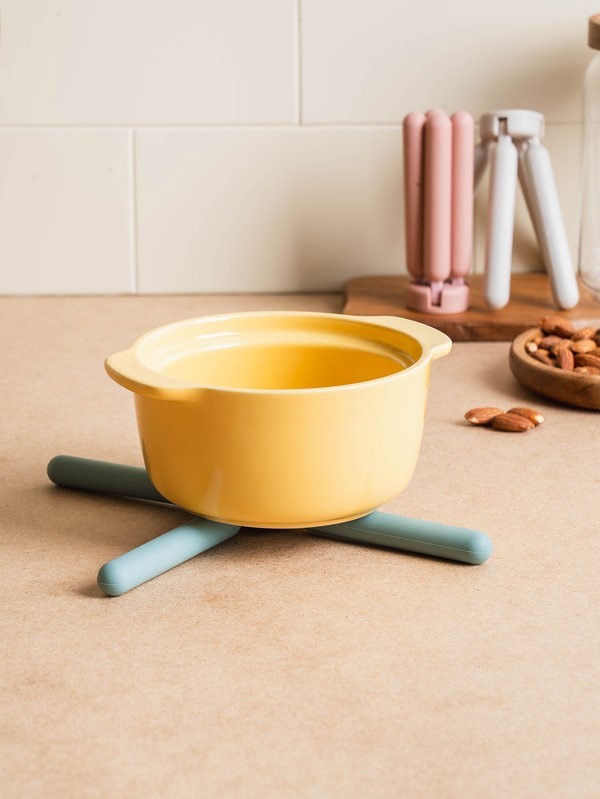 실리콘 접이식 냄비 받침./사진=아성다이소