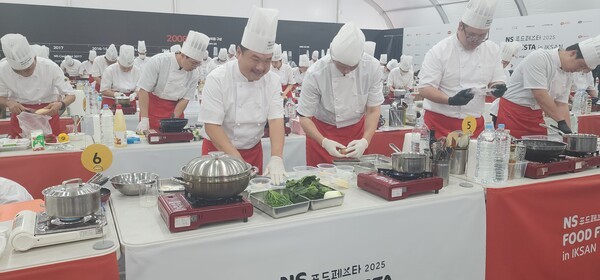 2025년9월26일 전북 익산에서 개최된 NS푸드페스타 2025에서 요리경연대회가 진행되고 있다./사진=문기수 기자