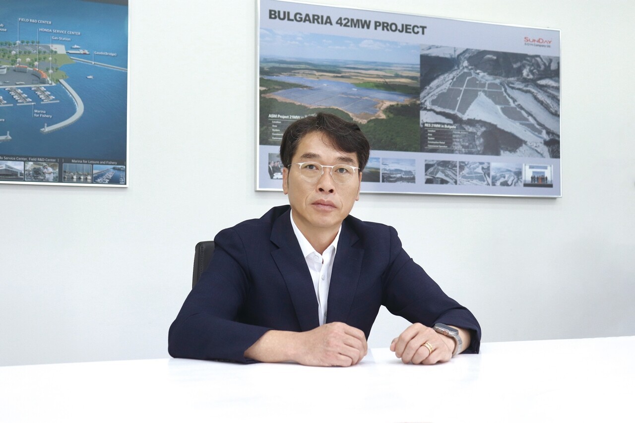 에스디엔 정성원 대표는 “정부 정책이 선언에 그치지 않고 현장에서 실질적인 변화로 이어져야 한다”며, “특히 송전망 확충과 인허가 절차 개선이 산업 재도약의 관건이다. 업계와 정부가 함께 긴밀히 협력해야 한다”고 말했다. [사진=인더스트리뉴스]