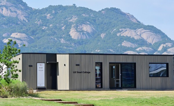 LG전자가 2일 출시한 모듈러주택 'LG스마트코티지' 전경./사진=LG전자