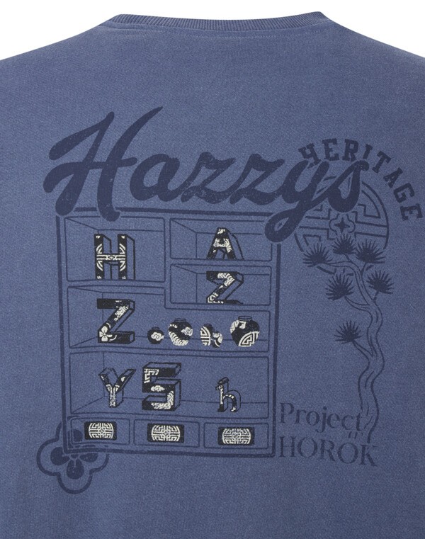 헤지스 K-헤리티지 컬렉션 호록 시리즈는 한국을 대표하는 호랑이 그래픽을 중심으로, 전통 회화의 요소인 책가도와 병풍에 담긴 소나무 등을 현대적으로 재해석해 위트 있는 디자인으로 담아냈다./=사진=LF