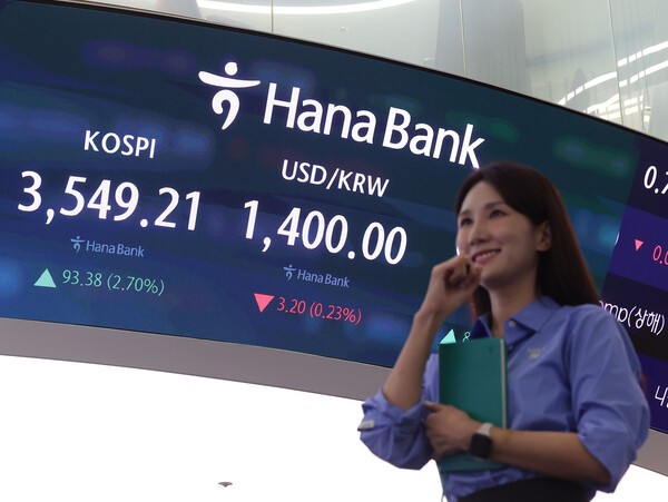 추석 연휴 앞두고 코스피 사상 처음 3500 돌파./ 사진 = 연합뉴스