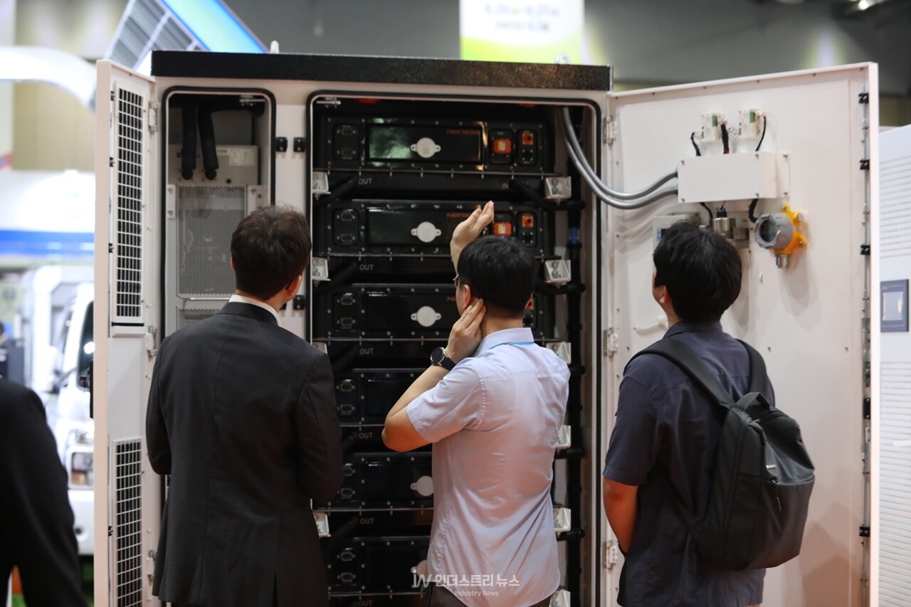 ‘솔라아시아 2025’에서는 ESS와 VPP(가상발전소) 등 차세대 에너지 시장의 핵심 기술도 소개된다. [사진=인더스트리뉴스]<br>