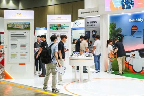 ‘배터리아시아쇼’는 글로벌 공급망 재편에 대응하기 위한 배터리 및 충전인프라 제품, 배터리 시험·인증 장비, 사용후배터리 재활용·재사용 솔루션, 배터리 화재방지 솔루션 등 이차전지 산업 분야의 다양한 제품과 솔루션, 기술 협력과 비즈니스 기회를 선점할 수 있는 플랫폼으로 마련된다.&nbsp;[사진=인더스트리뉴스]<br>