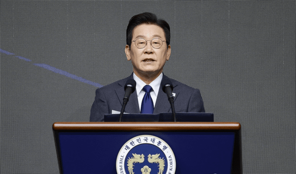 이재명 대통령이 20일 경기도 일산 킨텍스 ADEX2025현장에서 개회사를 하고 있다./사진=연합뉴스