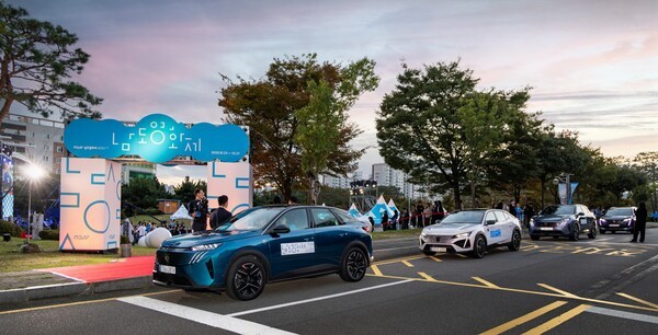 푸조가 지난 23일부터 27일까지 전라남도 광양 일대에서 열린 '남도영화제 시즌2 광양'에 공식 의전 차량을 협찬했다./사진=스텔란티스코리아<br>