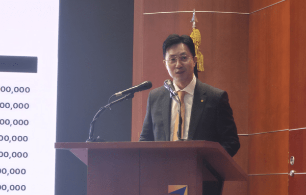 최영진 한화자산운용 최고마케팅책임자(CMO)가 27일 기자간담회에서 발언하고 있다./사진=김은경기자<br>