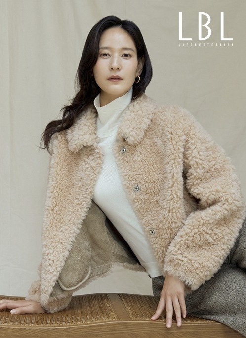 10월 한달간 2만세트 이상 판매된 롯데홈쇼핑 단독 브랜드 LBL의 호주양모 100% 컬링 재킷./사진=롯데홈쇼핑