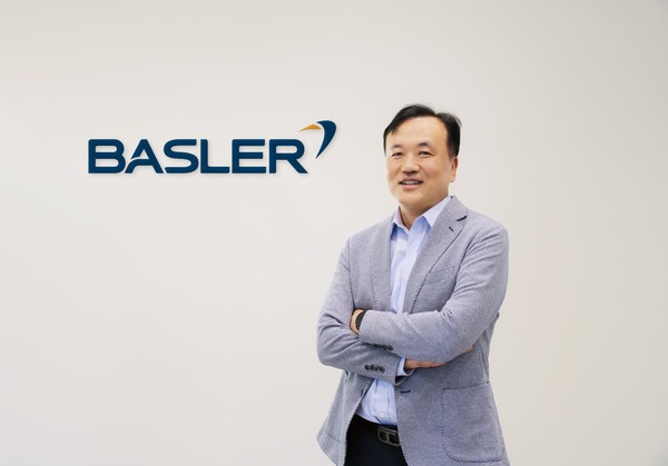 바슬러코리아 김재호 대표는 “하드웨어 중심의 시대는 끝났고, 이제는 기술과 사람이 함께 진화하는 통합 솔루션의 시대”라며, “바슬러는 단순히 제품을 판매하는 회사가 아니라 고객의 문제를 해결하는 파트너”라고 강조했다. [사진=인더스트리뉴스]<br>