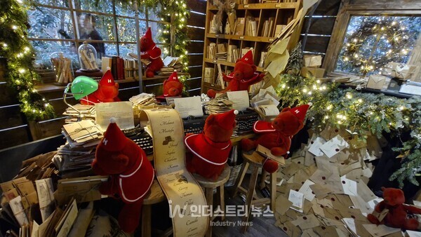 전 세계 아이들의 편지가 날아드는 편지공방./사진=서영길 기자