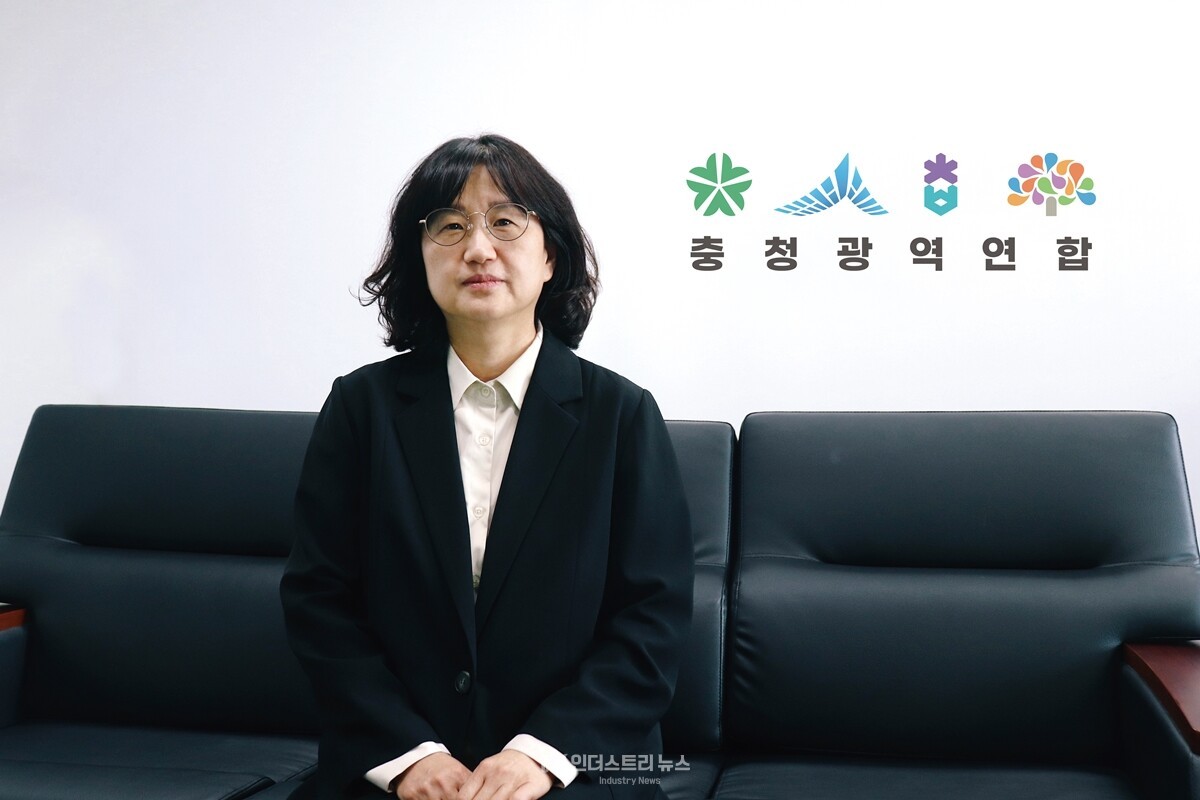 충청광역연합 이수현 사무처장은 "충청권은 행정과 산업, 연구와 기술이 유기적으로 연결된&nbsp;대한민국의 심장"이라며, "이차전지를 비롯한 첨단산업의 초광역 협력을 통해&nbsp;K-배터리 중심지로 도약하겠다"고 전했다. [사진=인더스트리뉴스]<br>