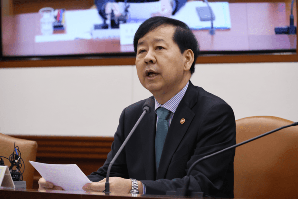 구윤철 부총리 겸 기획재정부 장관이 4일 서울 종로구 정부서울청사에서 열린 경제관계장관회의 겸 물가관계장관회의에서 발언하고 있다 / 사진= 연합뉴스<br>