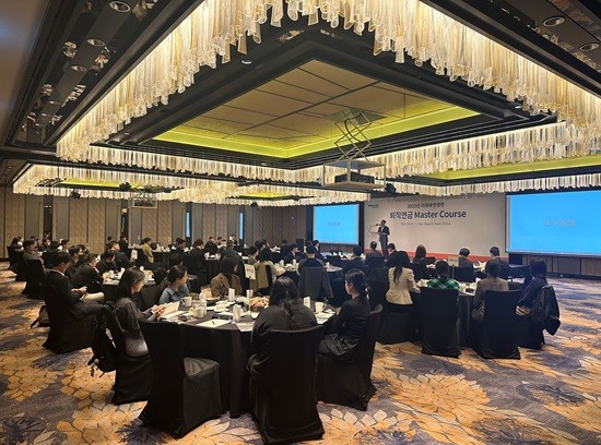 23일 포스즌스호텔 서울에서 열린&nbsp;‘2025 퇴직연금 마스터코스’ 세미나/ 사진 = 미래에셋생명