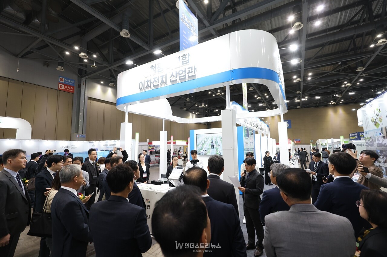 ‘솔라아시아·배터리아시아 쇼 2025’는 미래형 에너지 생태계를 아우르는 통합 플랫폼으로 기획됐다. [사진=인더스트리뉴스]<br>