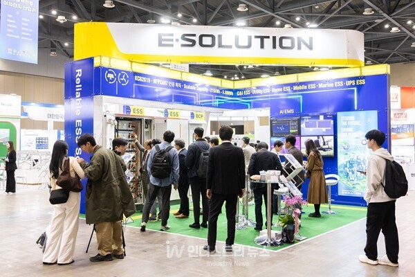 '배터리아시아쇼 2025'에 마련된 이솔루션 현장 부스 [사진=인더스트리뉴스]<br>