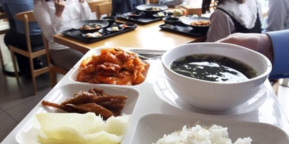 3000억 범LG家 아워홈 '급식물량 이탈' 현실화...단체급식 시장 '경쟁입찰... - 뉴스 썸네일 이미지