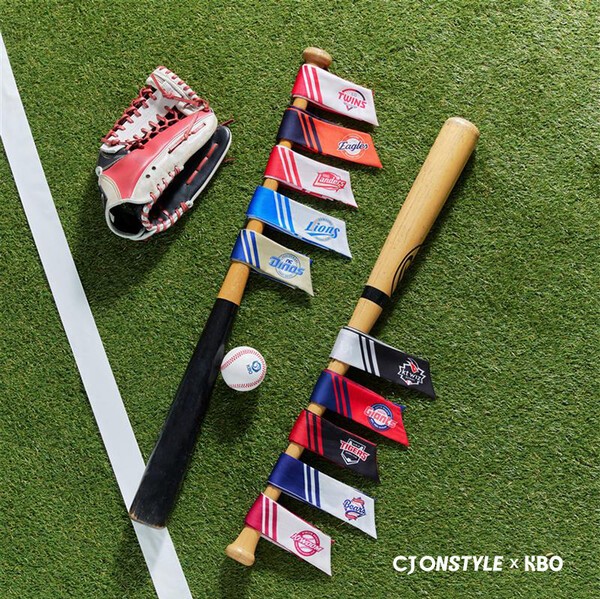 CJ온스타일이&nbsp;26일&nbsp;KBO&nbsp;리그 미디어데이서 첫 공개하는&nbsp;10개 구단 방도 스카프./이미지=CJ온스타일