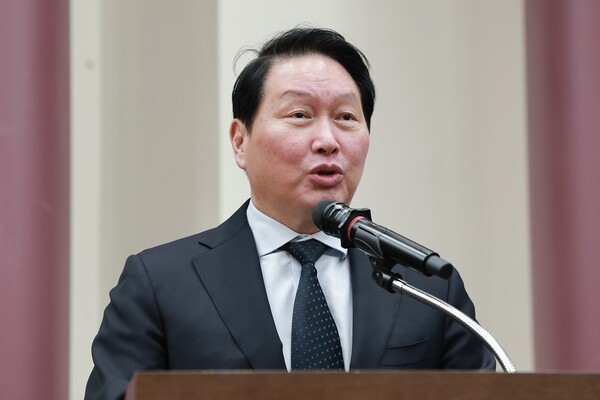 최태원 SK 회장 “미·중 AI 패권 속 ‘韓日 경제 통합’으로 체급 키워야”